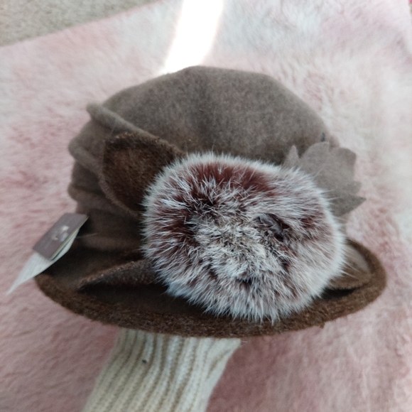 Forbusite Wool Beret Bucket Einter Hat NWT - Picture 1 of 9